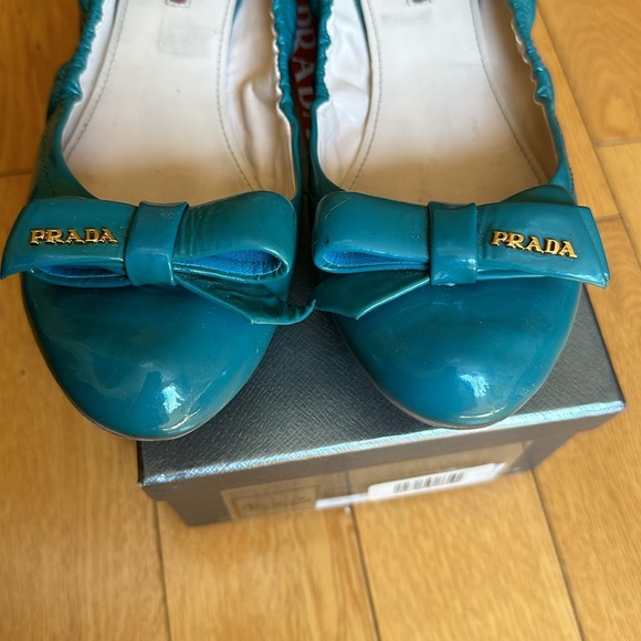 Prada authentic patent flats. - Picture 3 of 7